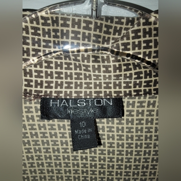 Halston Lifestyle Silk Logo Blouse size 10 - Picture 3 of 3